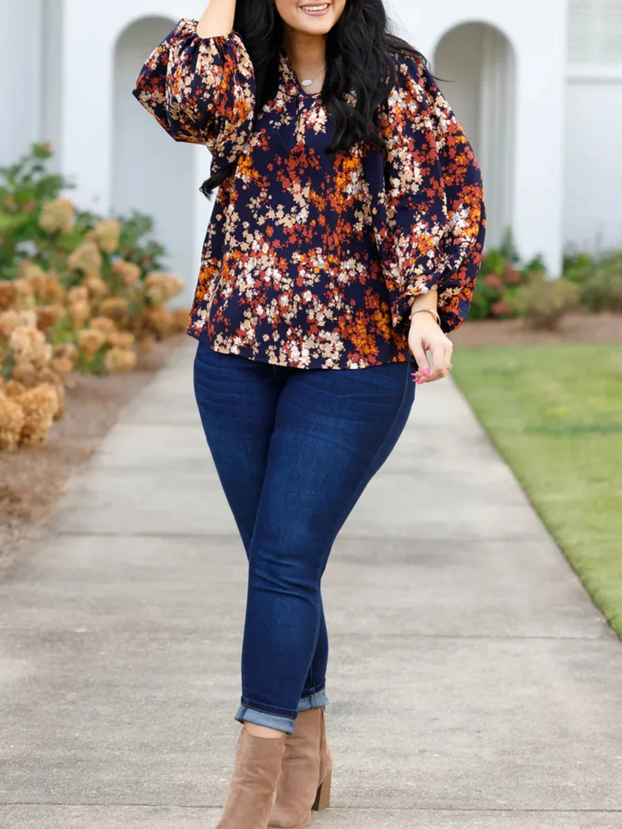 Floral pattern V-neck lantern sleeve shirt