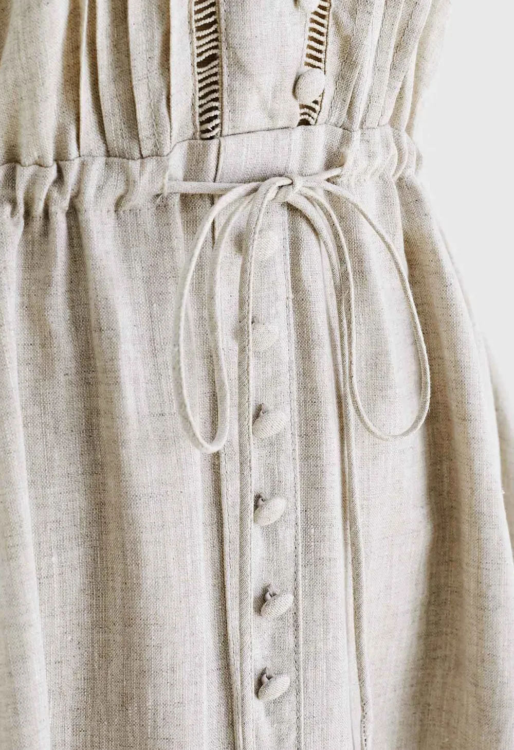 V-NECK BUTTONED SLEEVELESS DRESS IN LINEN