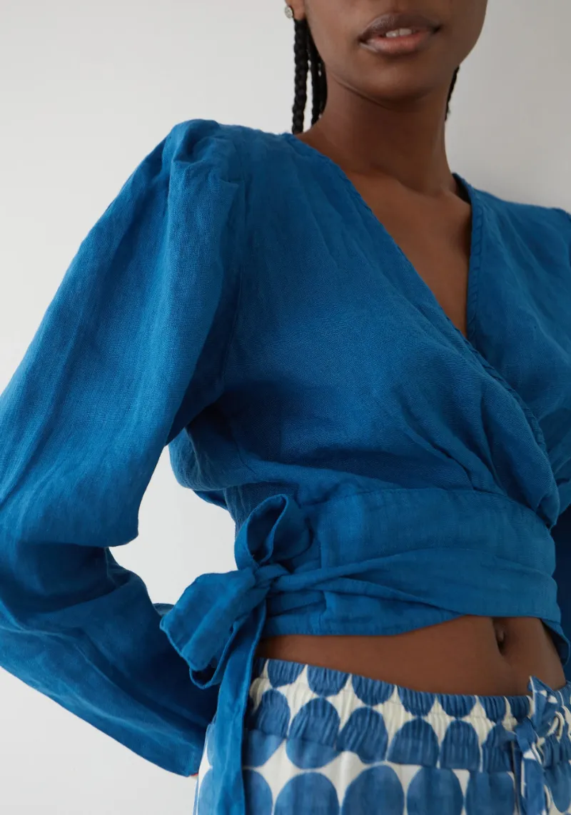 BLUE LINEN CAPRI BLOUSE