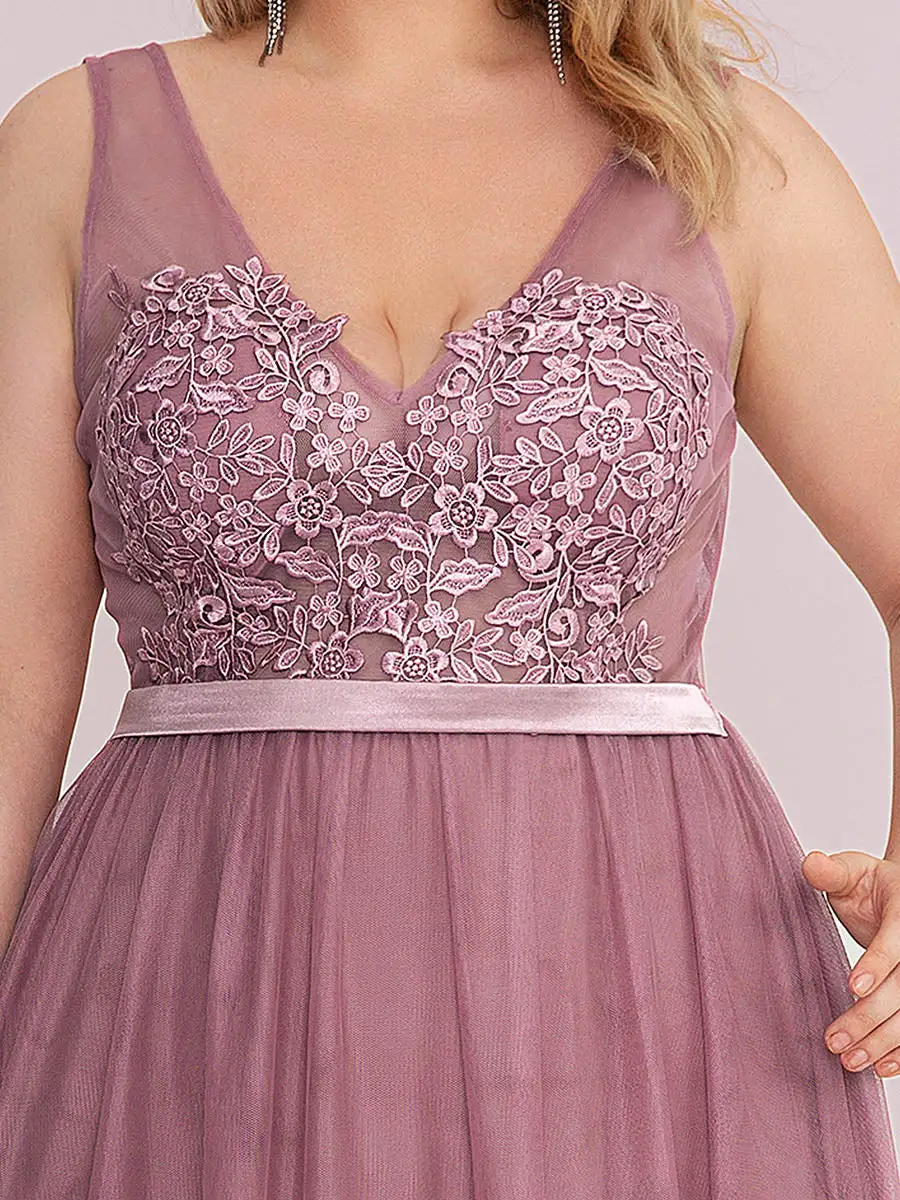 Plus Size A-Line Floral Lace Appliques Wholesale Bridesmaid Dress