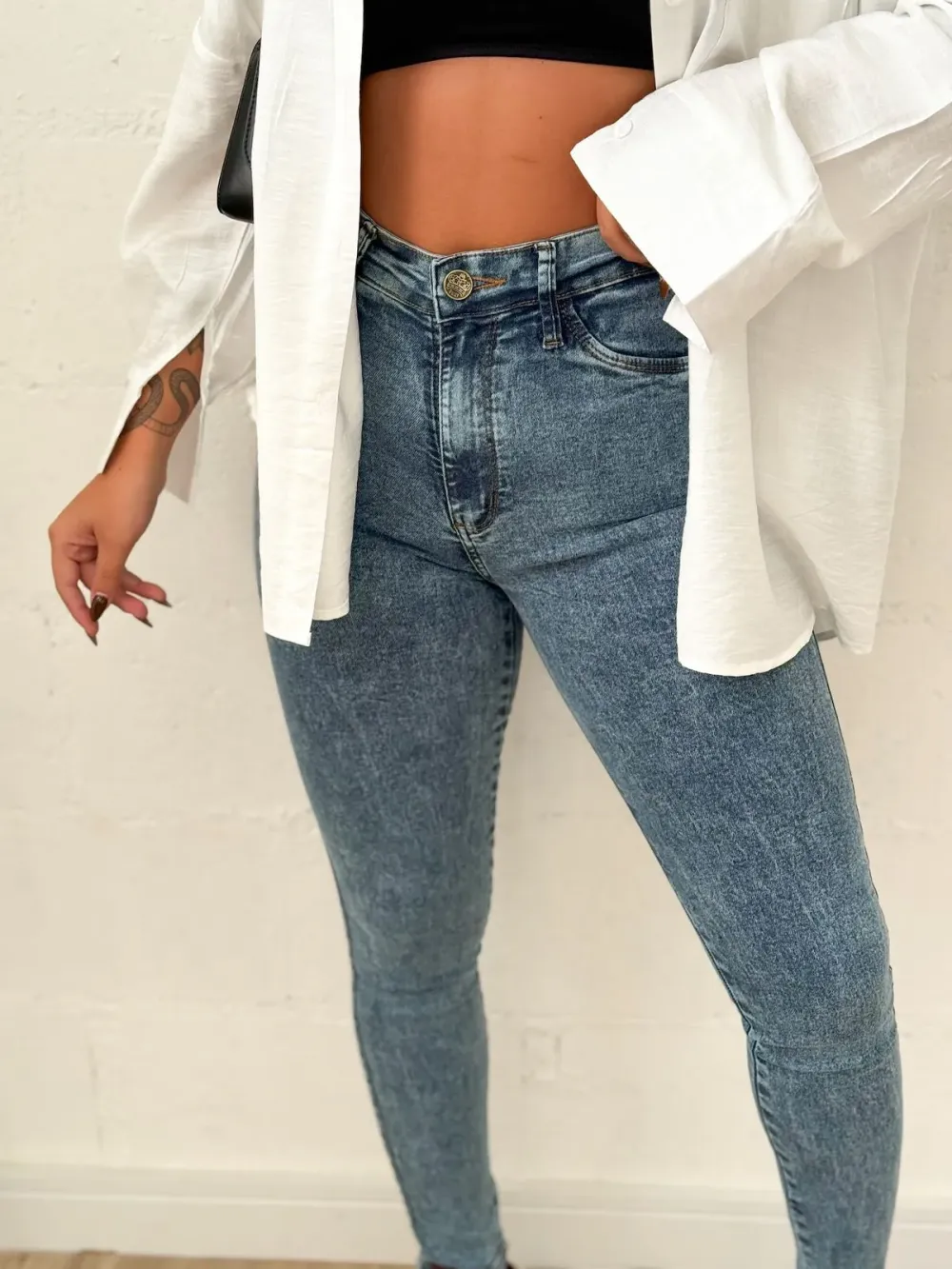 Slim Jeans with Shaping Belt