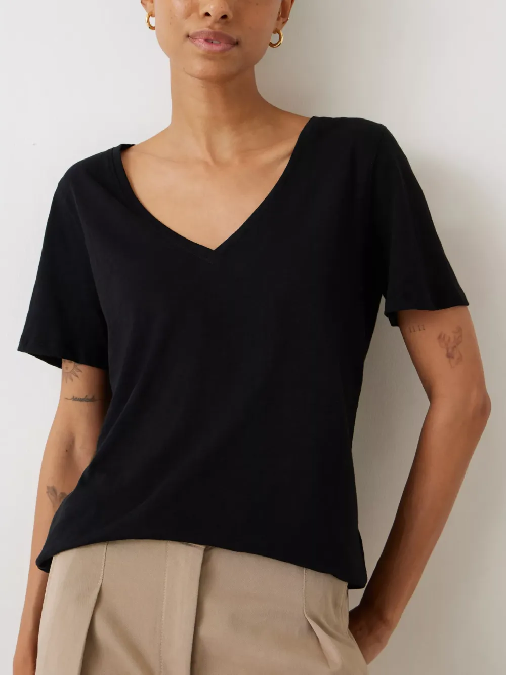 Kali Cotton Slub V-Neck T-Shirt