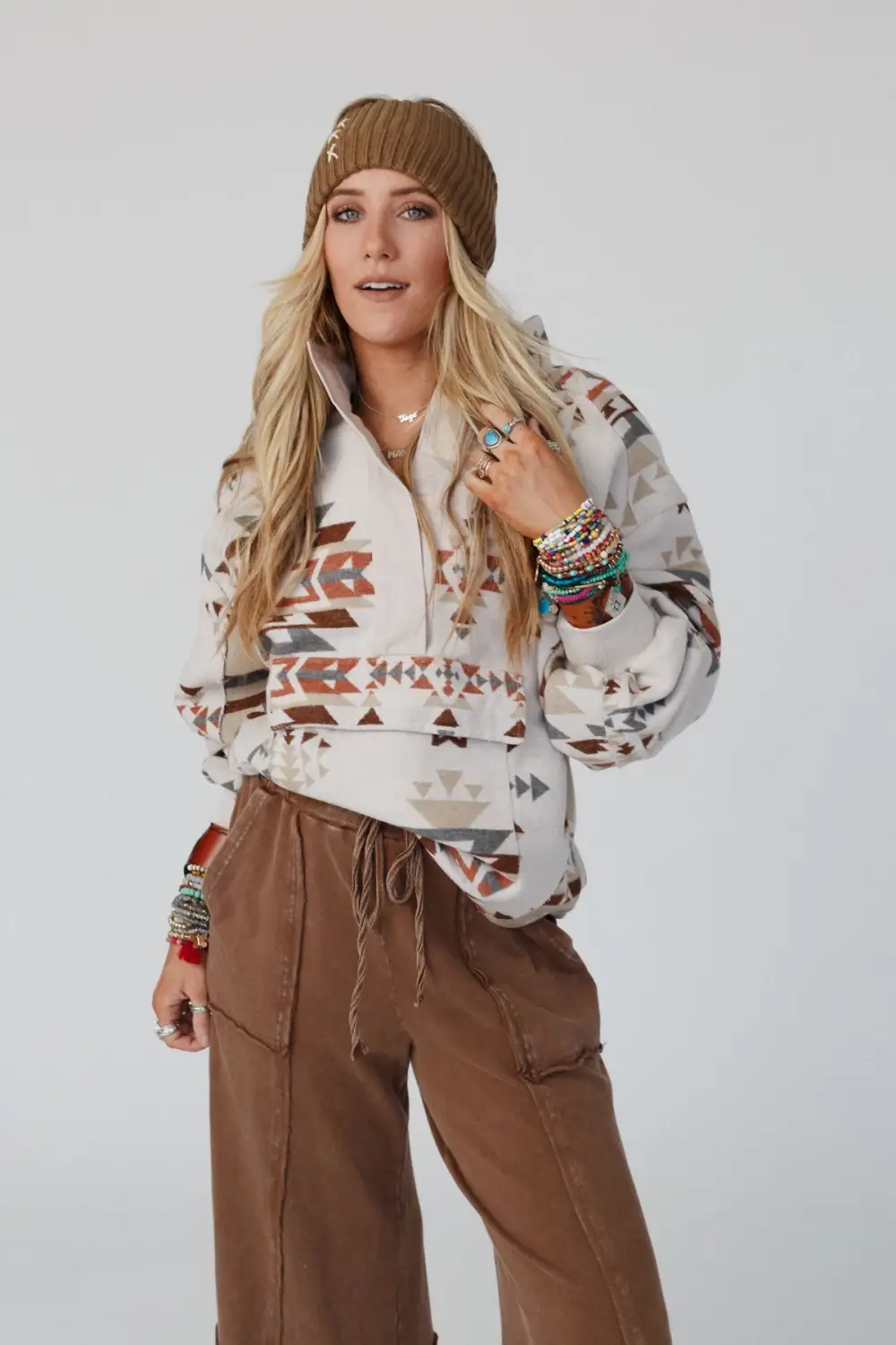 Rustic Hallow Western Pullover - Taupe