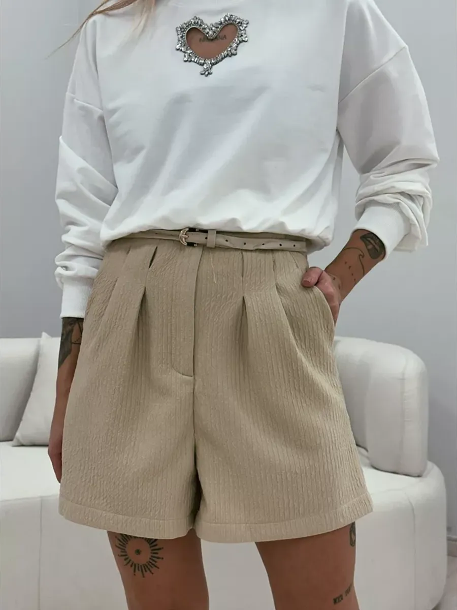 Amanda Shorts With Nude Belt