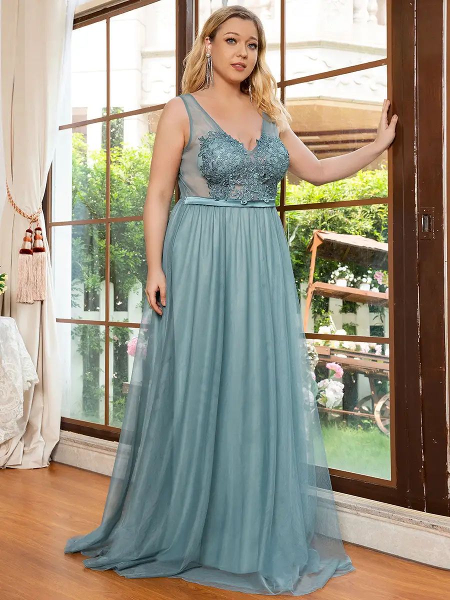 Plus Size A-Line Floral Lace Appliques Wholesale Bridesmaid Dress