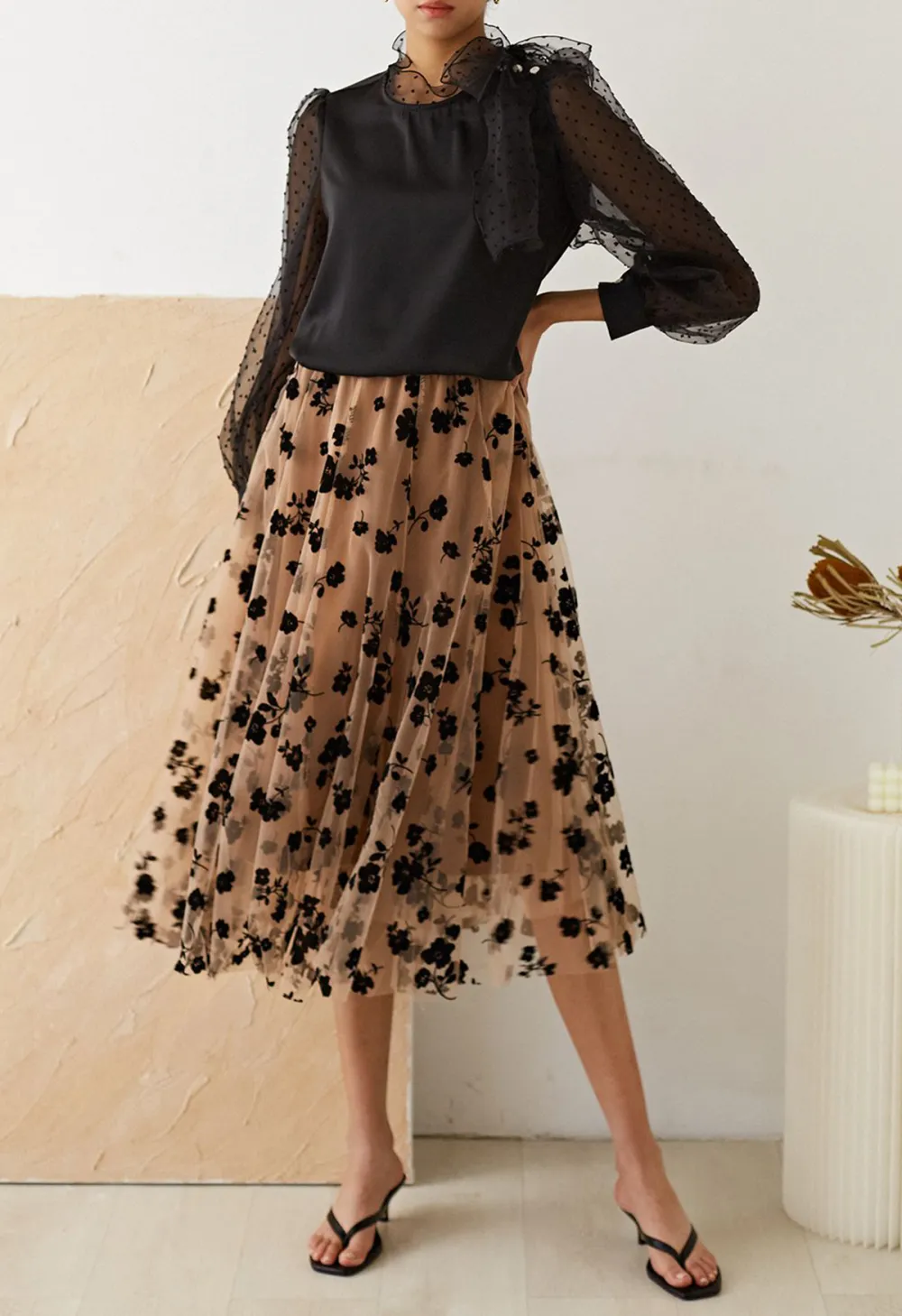 FLOCK DOTS ORGANZA BUBBLE SLEEVE BOWKNOT SATIN SHIRT IN BLACK