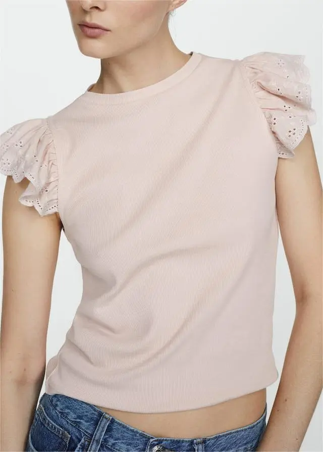 T-shirt with ruffled sleeves