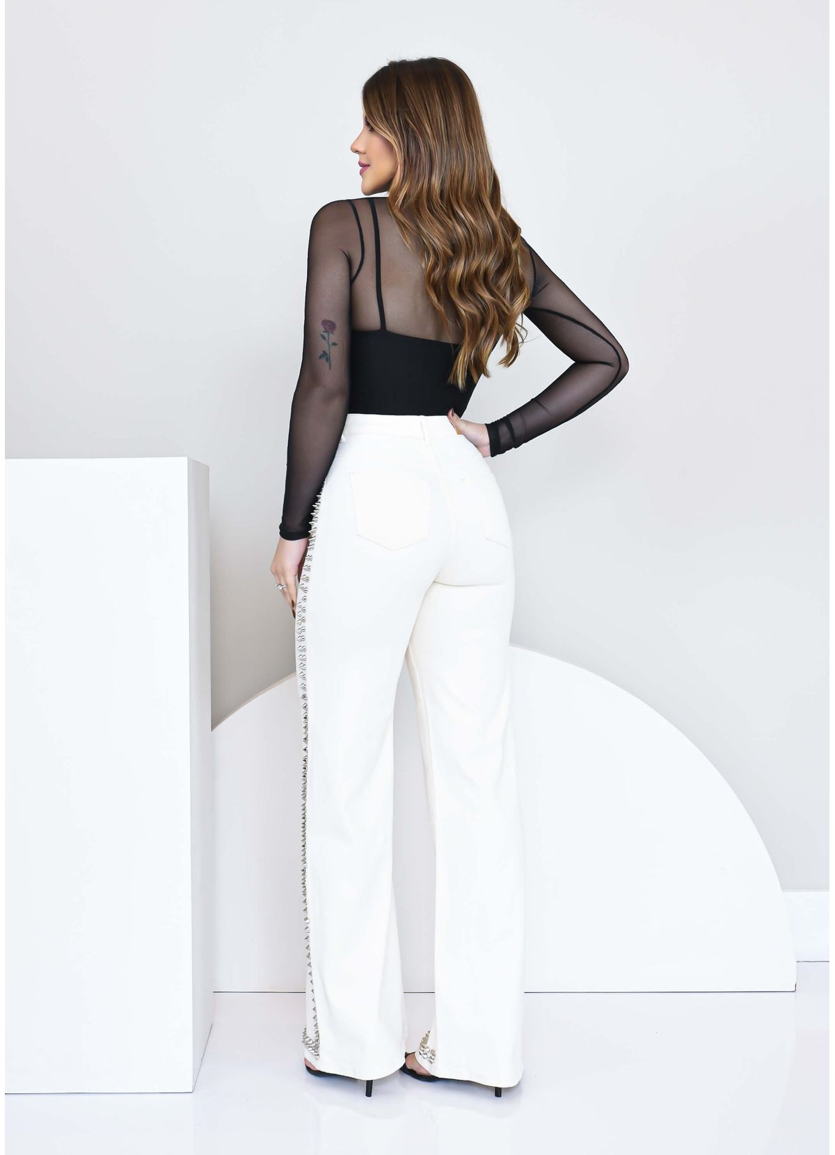 WIDE LEG CONTOUR SPIKES JEANS