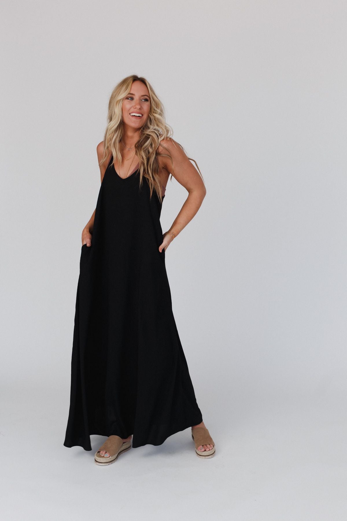 Oasis Pocket Maxi Dress - Black