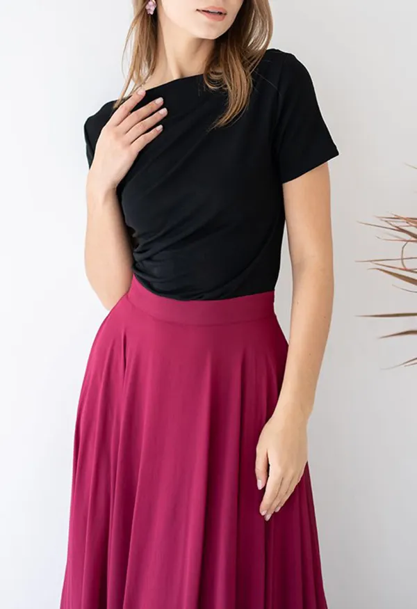 RUCHED FRONT T-SHIRT IN BLACK