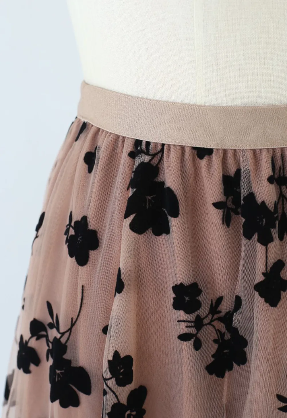 3D POSY DOUBLE-LAYERED MESH MIDI SKIRT IN CARAMEL