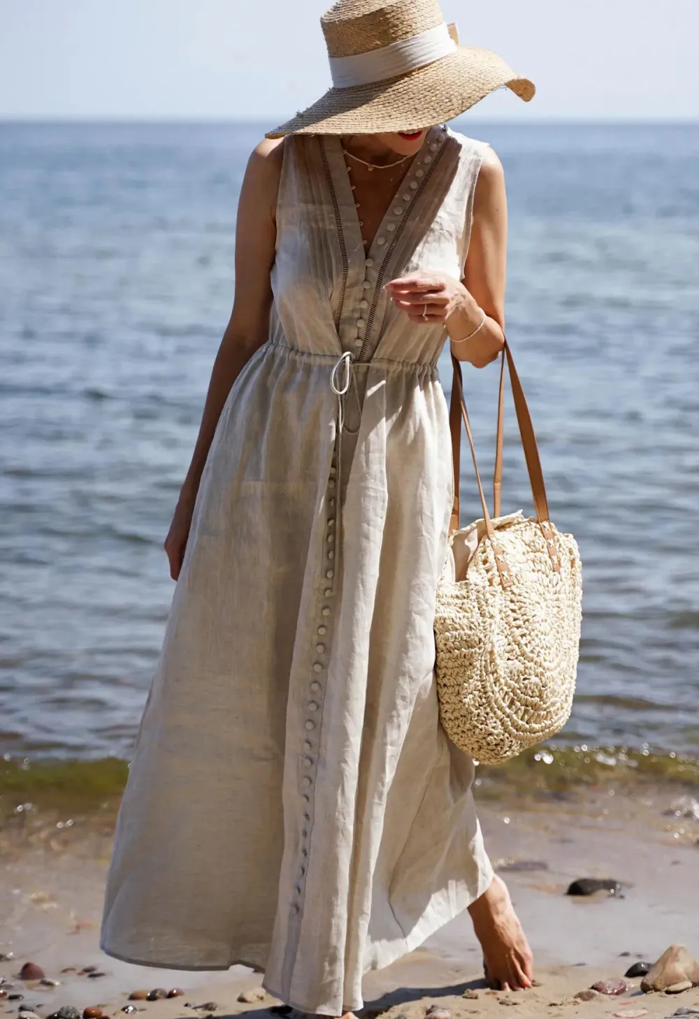 V-NECK BUTTONED SLEEVELESS DRESS IN LINEN