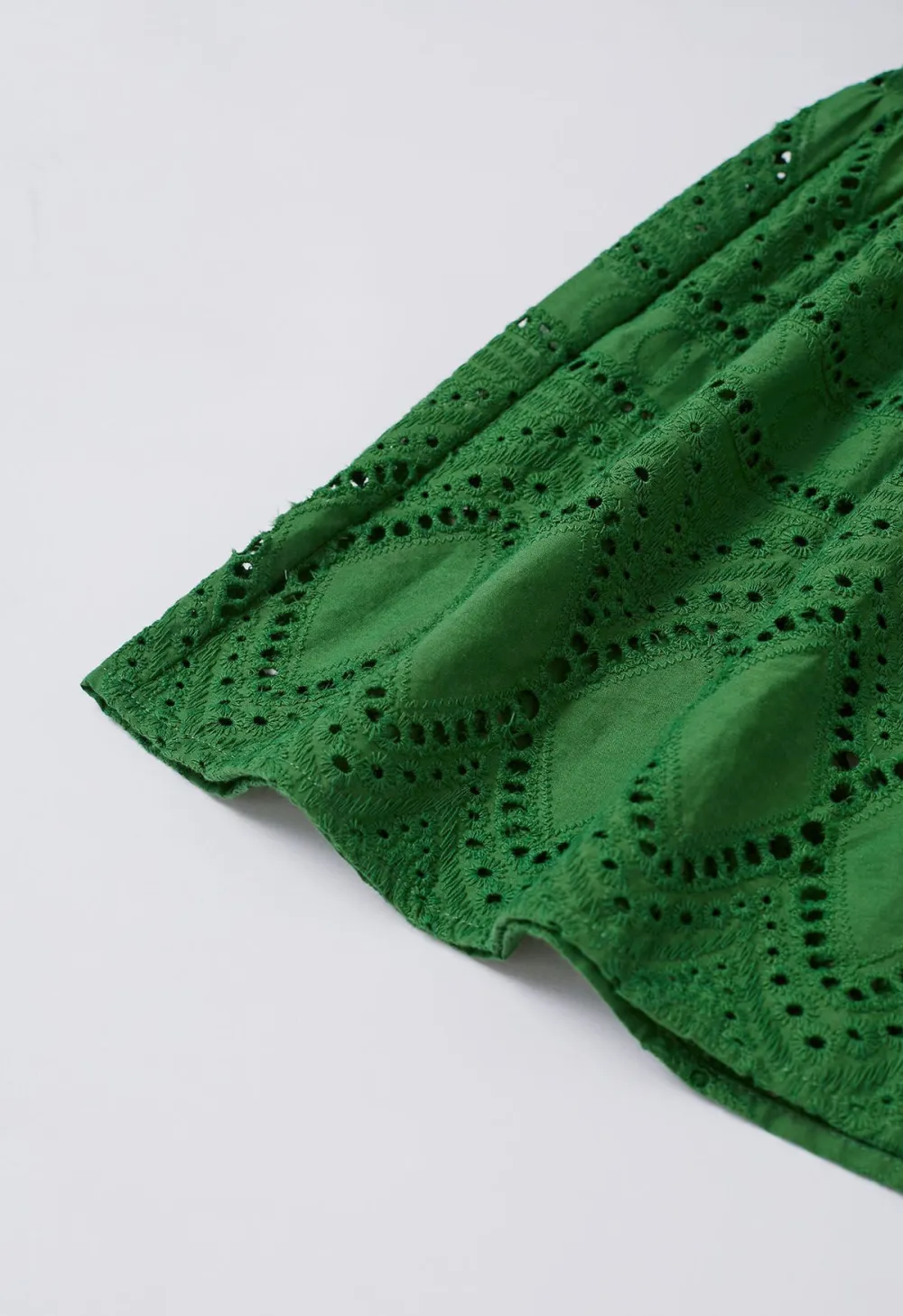 GREENERY IN SPRING EMBROIDERED EYELET FRILLING DRESS