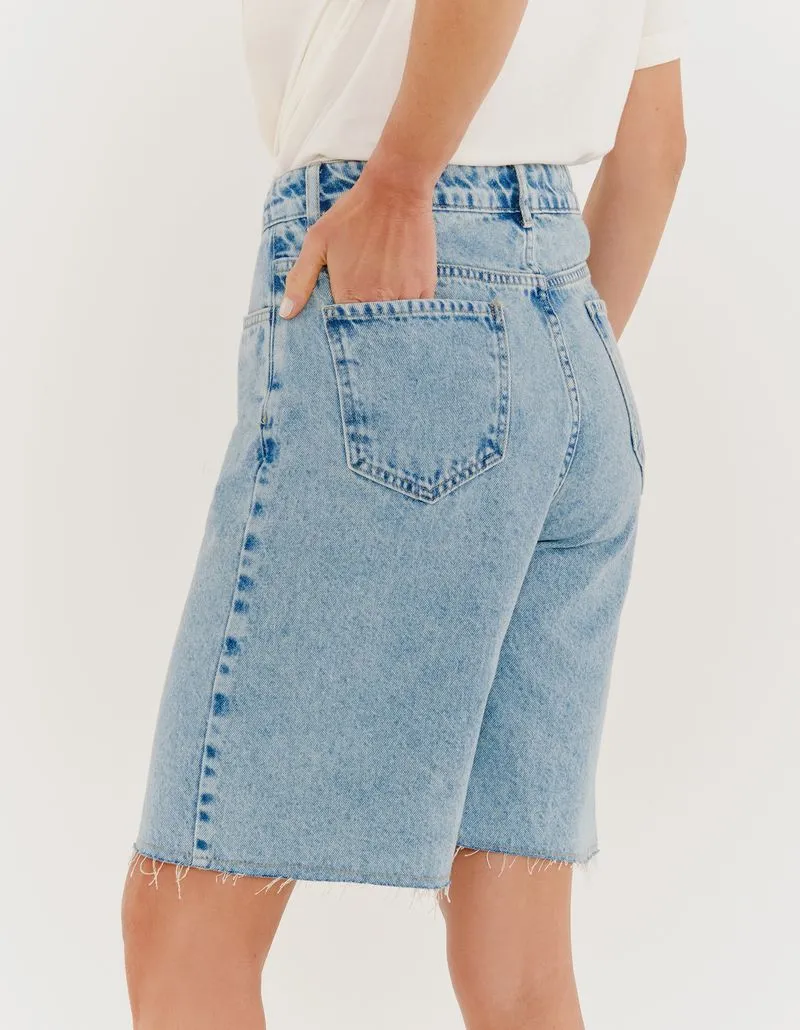 Frayed Hem Jeans Bermuda Shorts - Light Denim