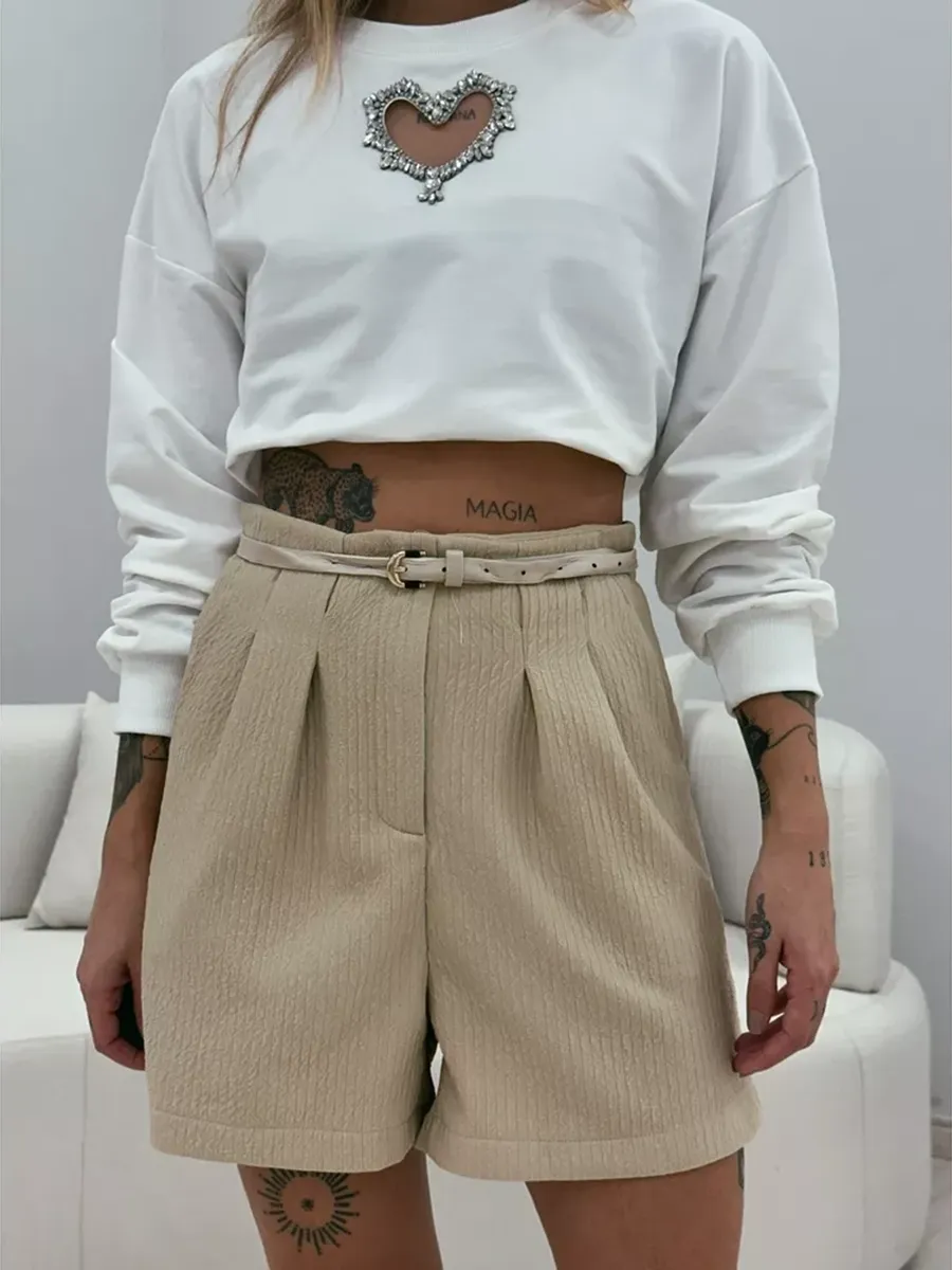 Amanda Shorts With Nude Belt