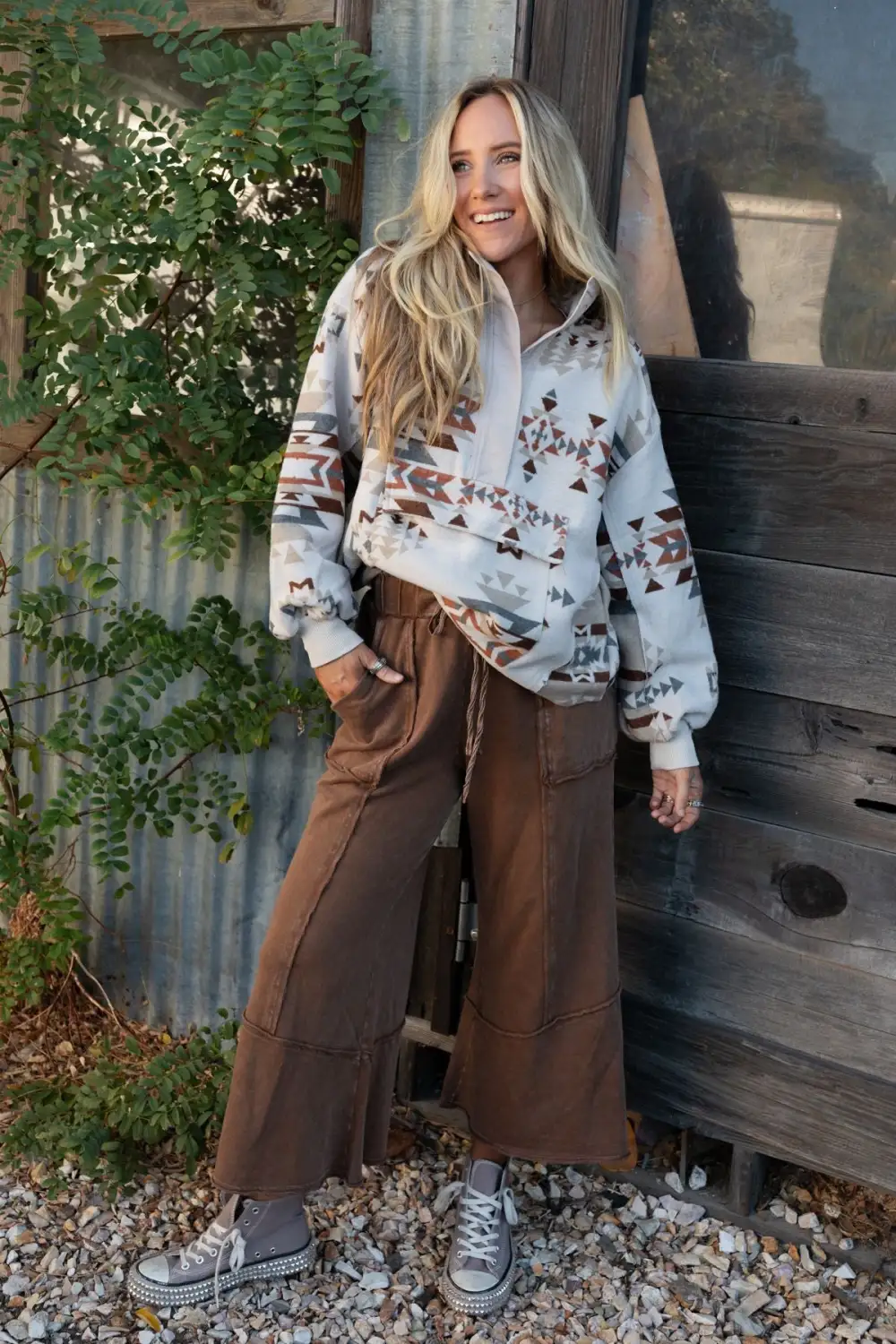 Rustic Hallow Western Pullover - Taupe